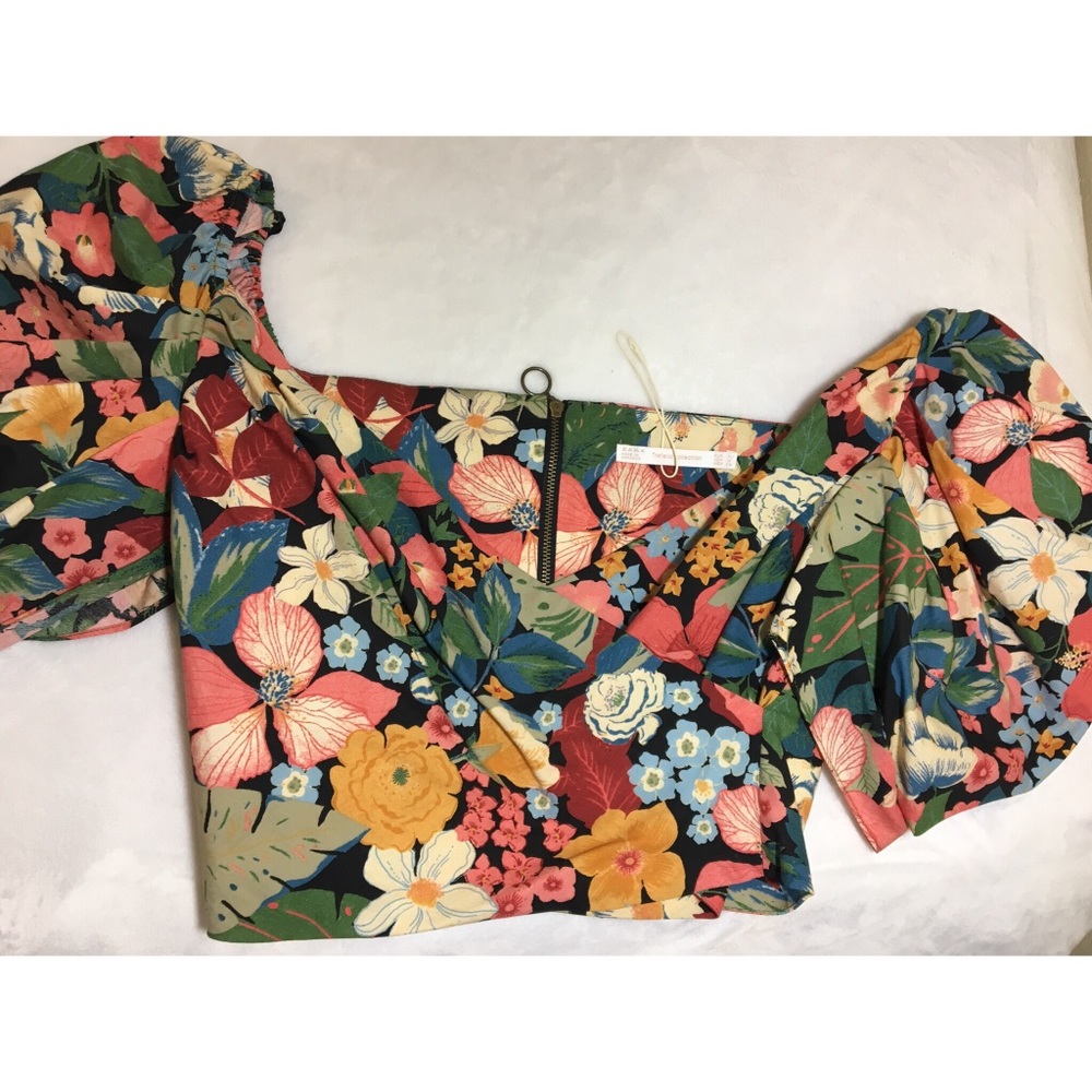 NWOT Zara Floral Crop Top w/ Puff Sleeves